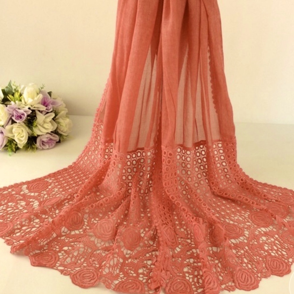 NEW VIBRANT RED ROSE LACE COTTON SCARF/WRAP - Picture 2 of 2